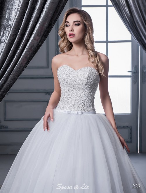 https://www.sposa-lia.com/images/stories/virtuemart/product/223       (2).jpg
